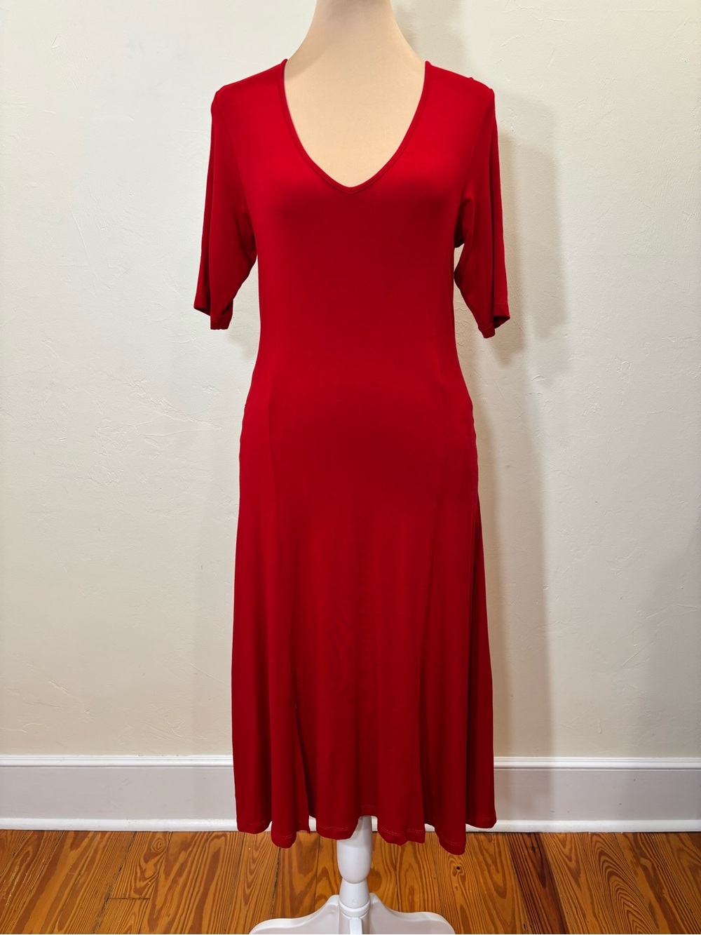 Like New Universal Standard 4XS Poise V Neck Midi Dress in Red (0/XS equivalent)